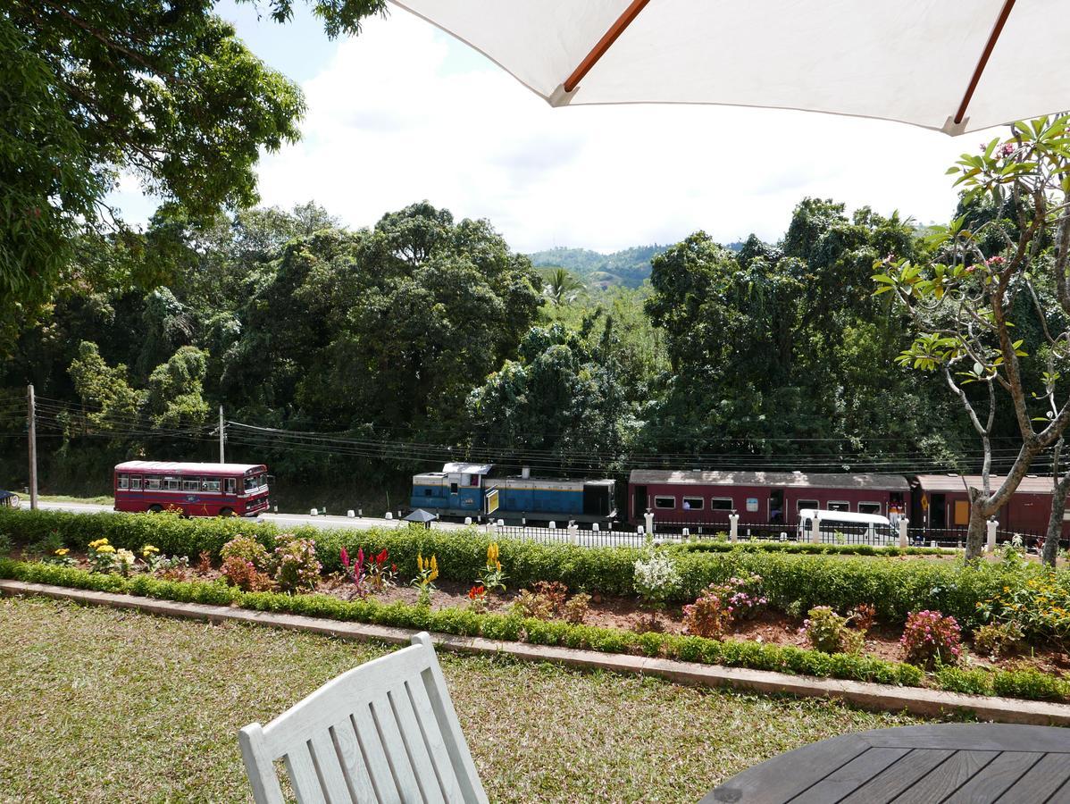 Villa Nilmalee กัมโปลา ภายนอก รูปภาพ