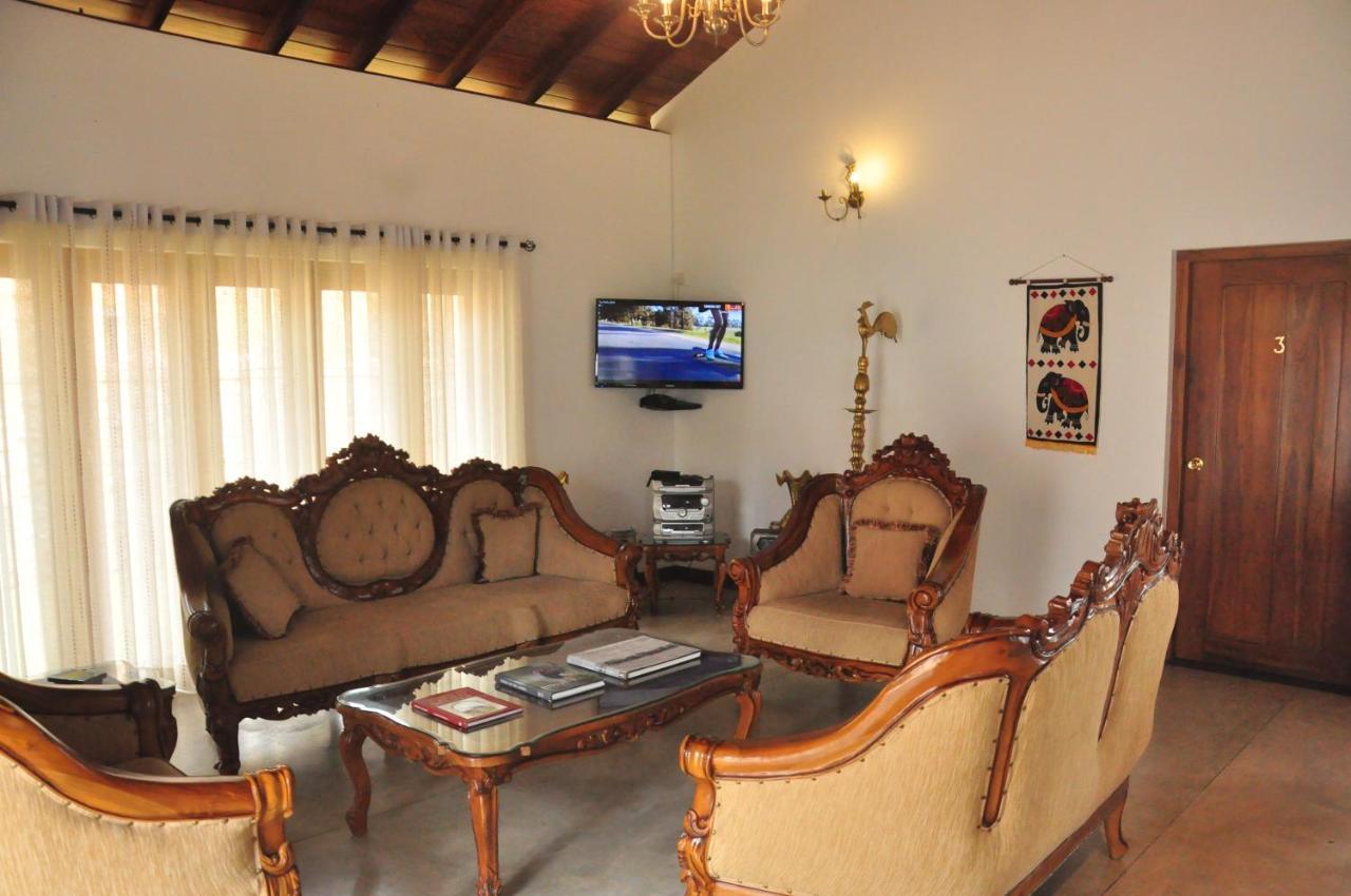 Villa Nilmalee กัมโปลา ภายนอก รูปภาพ